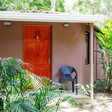 Hotel Bambutel Cocles à Puerto Viejo de Talamanca Extérieur photo