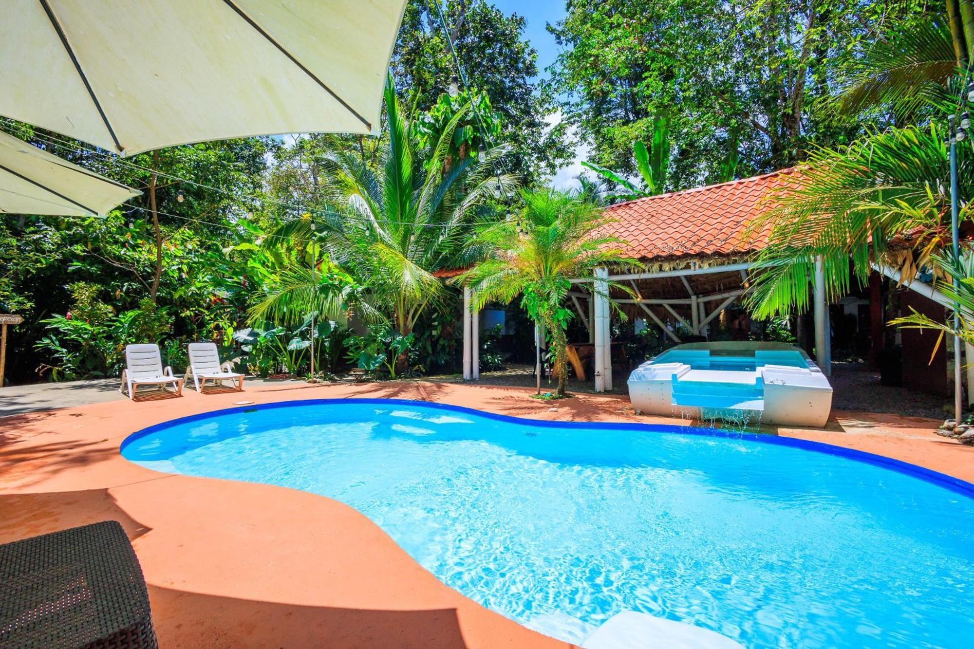 Hotel Bambutel Cocles à Puerto Viejo de Talamanca Extérieur photo