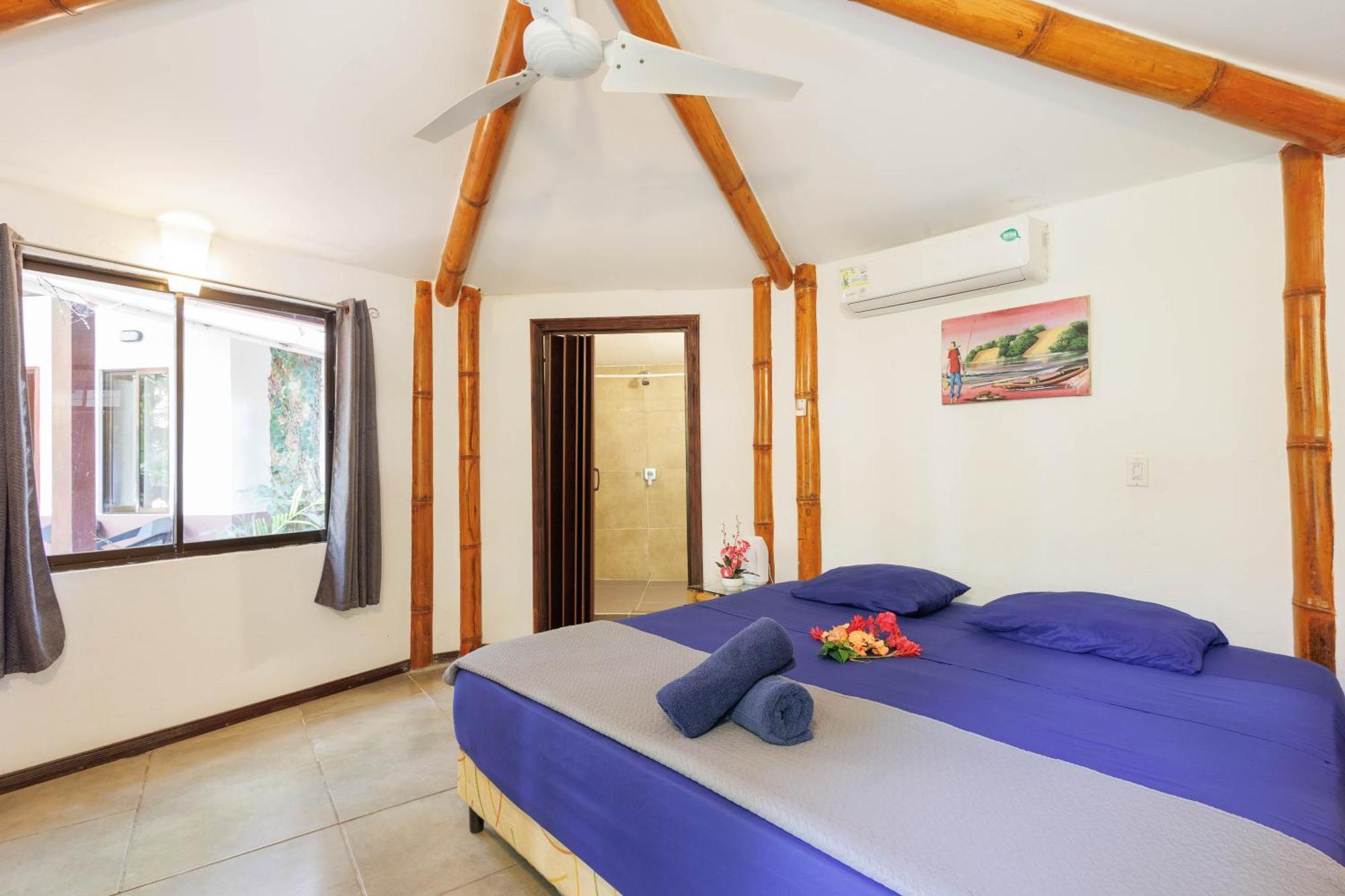 Hotel Bambutel Cocles à Puerto Viejo de Talamanca Extérieur photo
