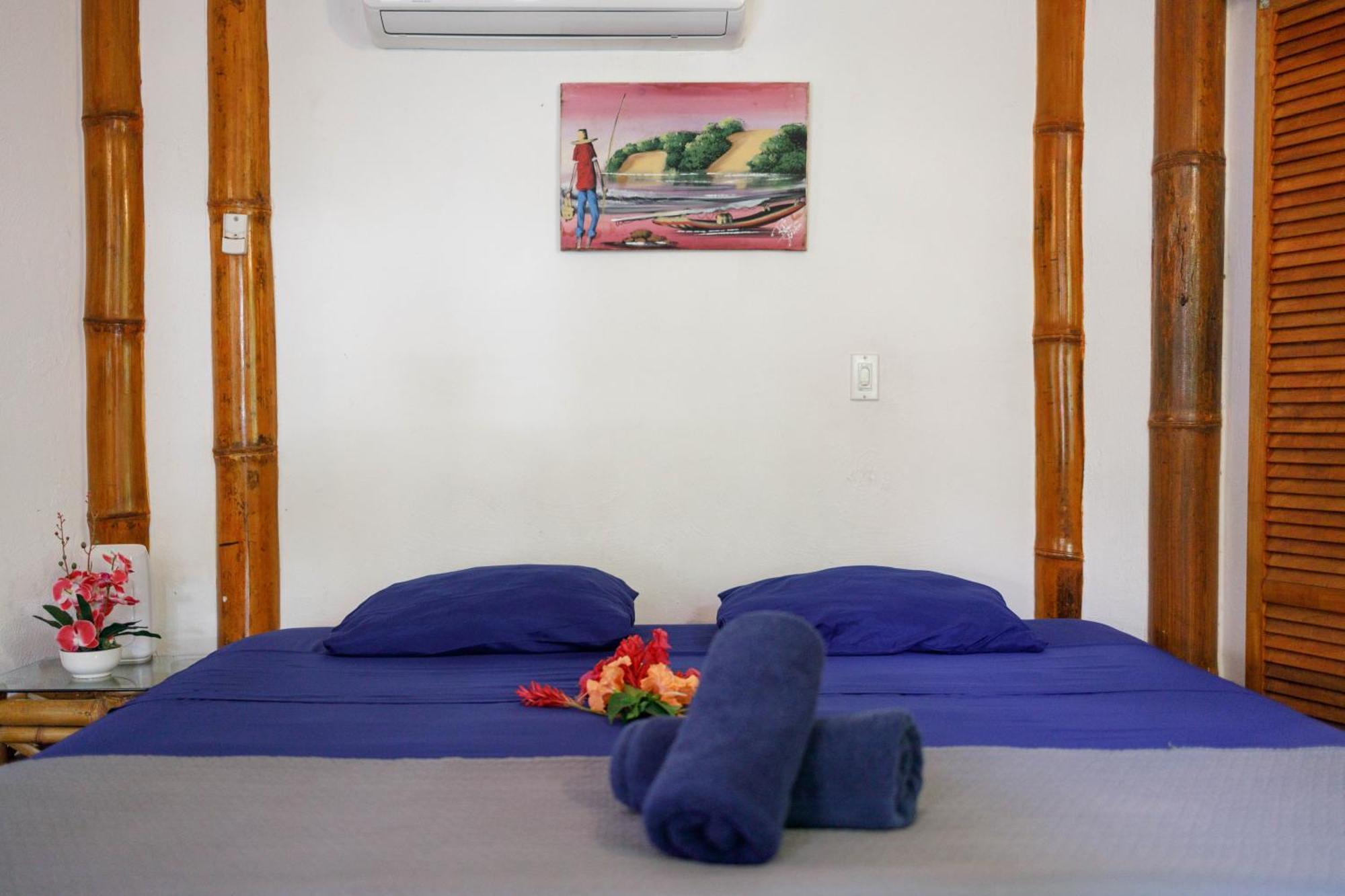 Hotel Bambutel Cocles à Puerto Viejo de Talamanca Extérieur photo
