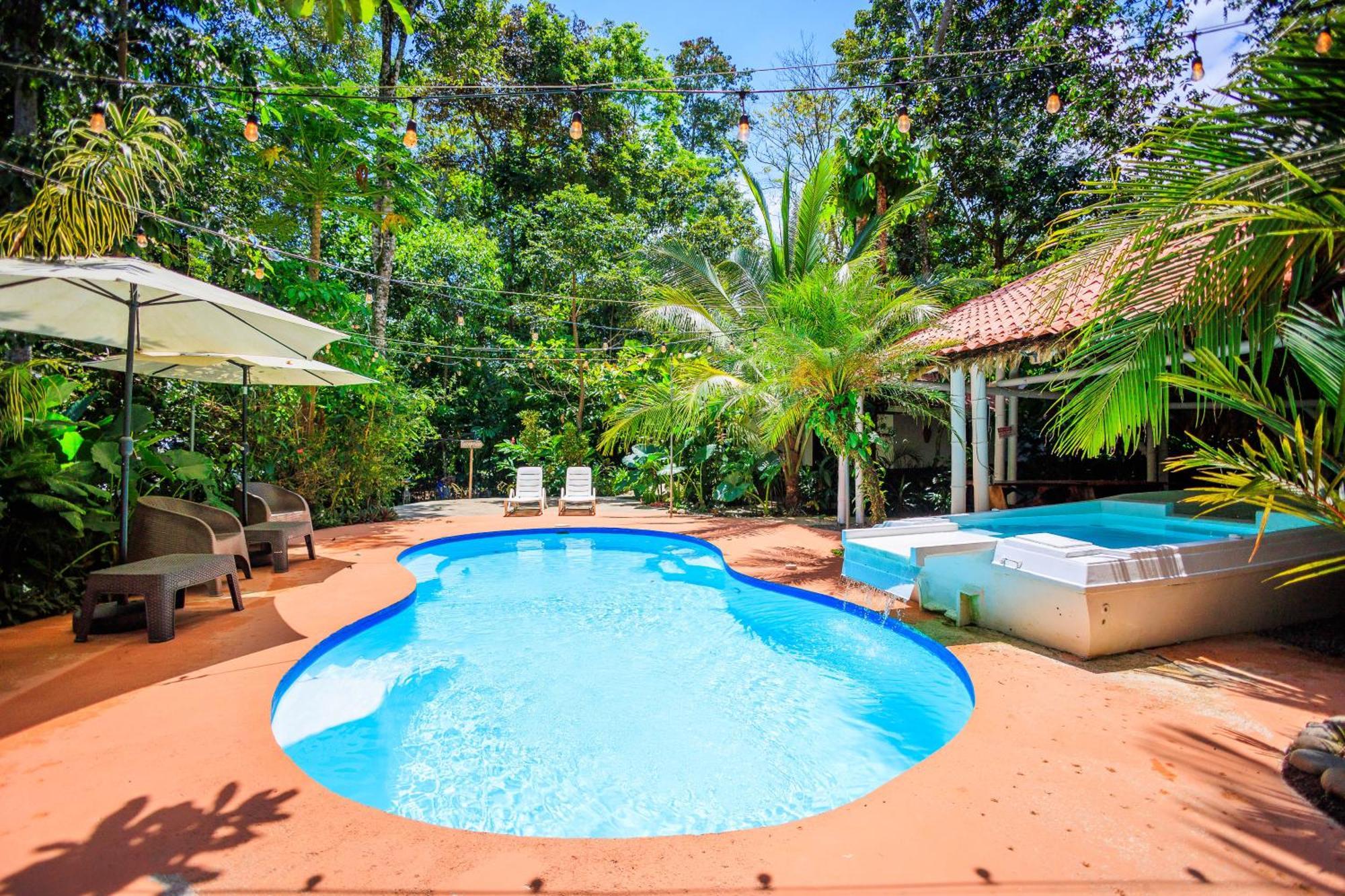 Hotel Bambutel Cocles à Puerto Viejo de Talamanca Extérieur photo