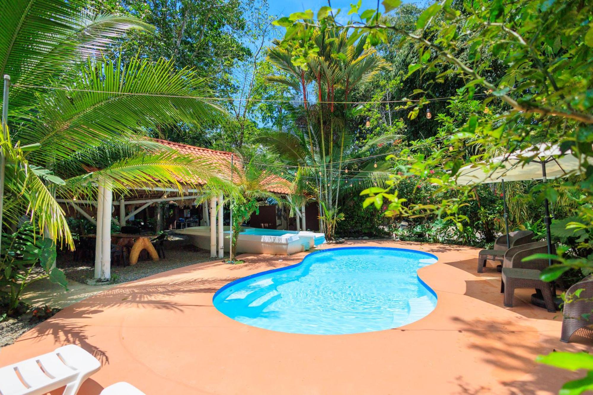 Hotel Bambutel Cocles à Puerto Viejo de Talamanca Extérieur photo